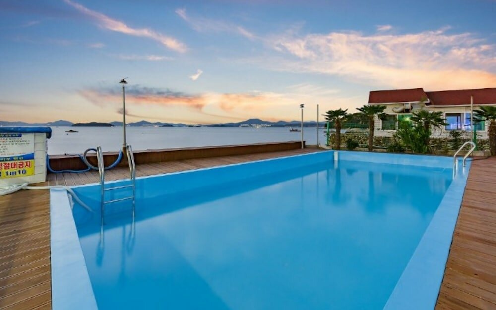 Фото Yeosu Glow Floor Pension