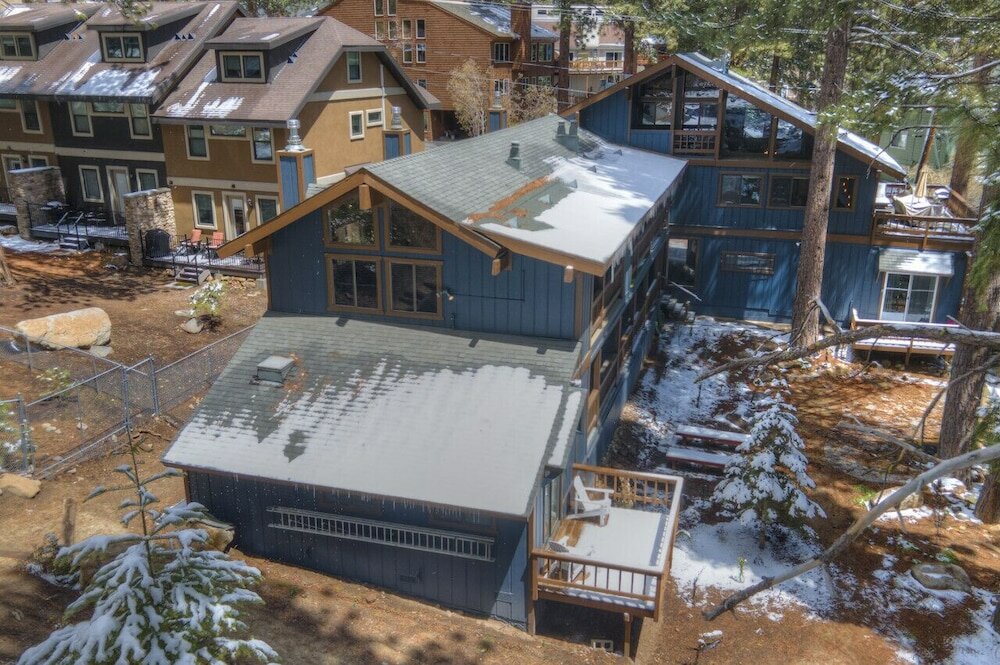 Фото Studio with Large Deck and Full Kitchen