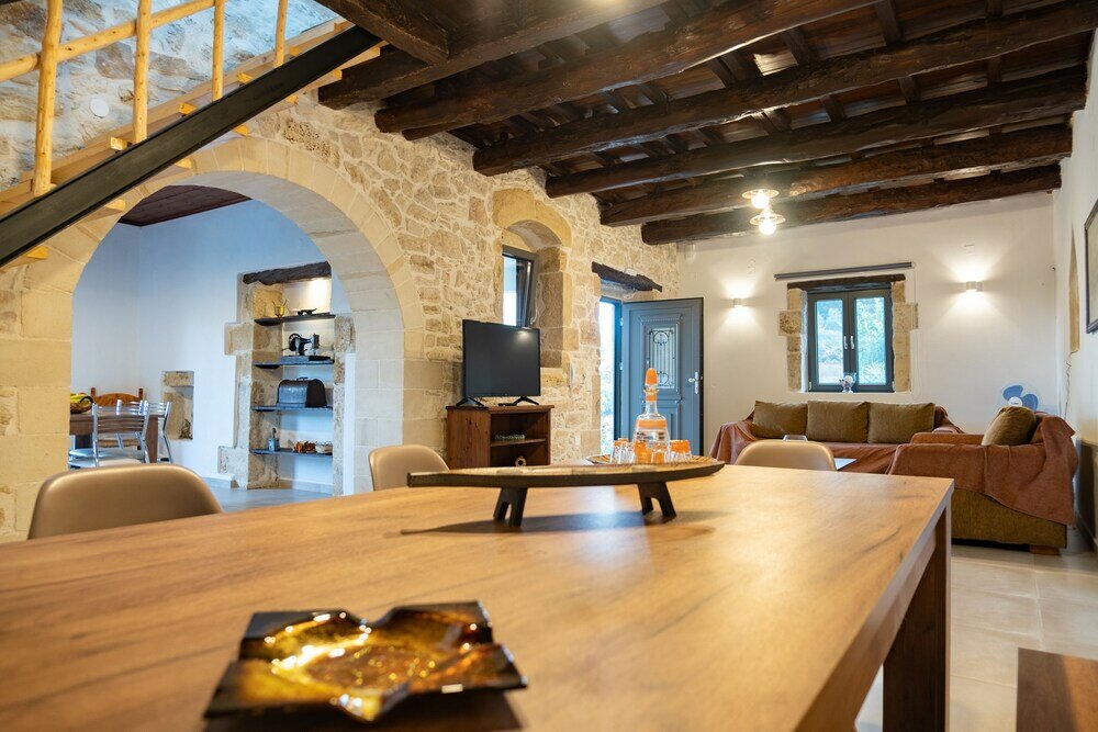 Фото Traditional Villa in Fres