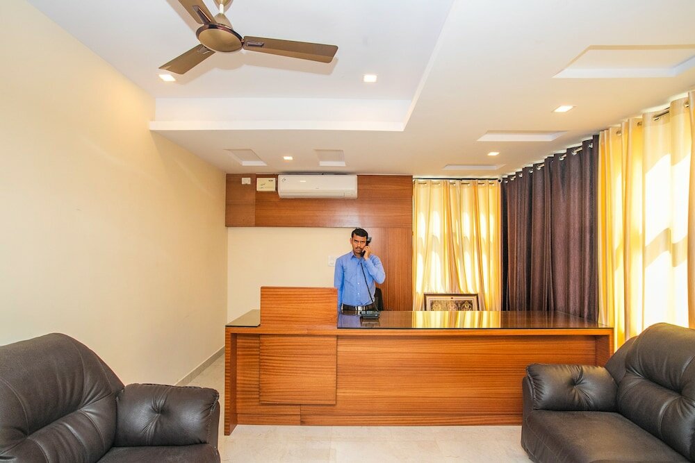 Фото Oyo 18836 Orchid Suites