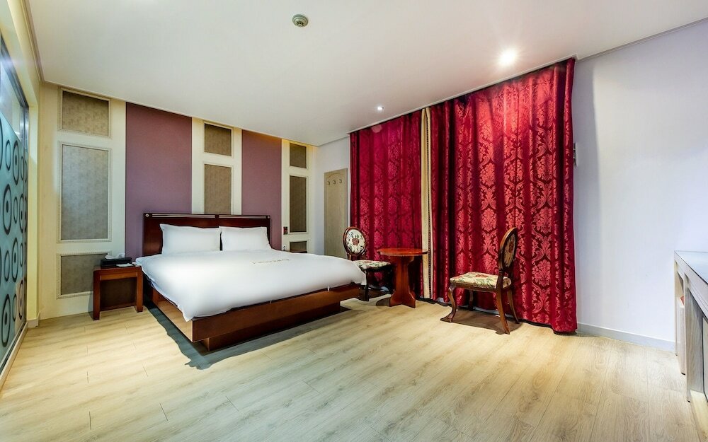 Фото Yeosu Hotel Provence