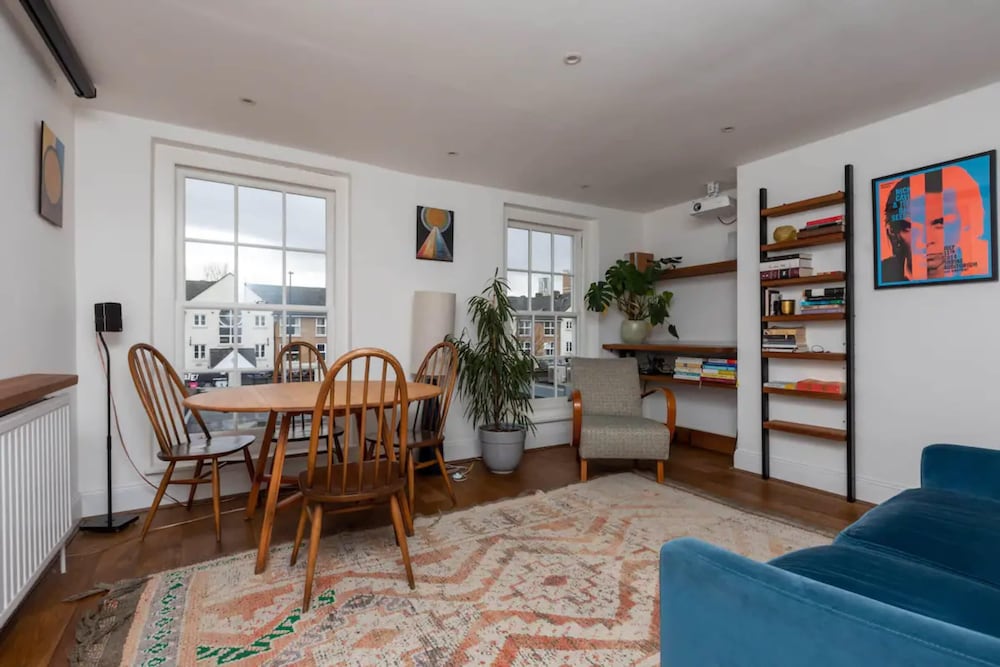 Фото Bright 1 Bedroom Apartment in Hackney Near Colombia Road