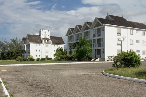 Гостиница Seacastles Exora Beach Suite в Монтего-Бей