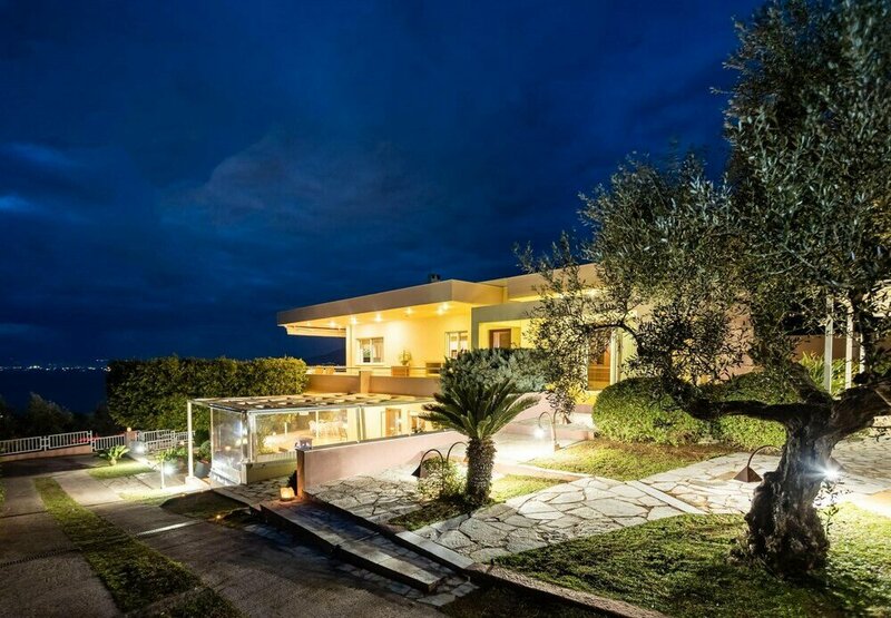 Гостиница Verga Sunset Gem - Ilia Seaview Private Retreat