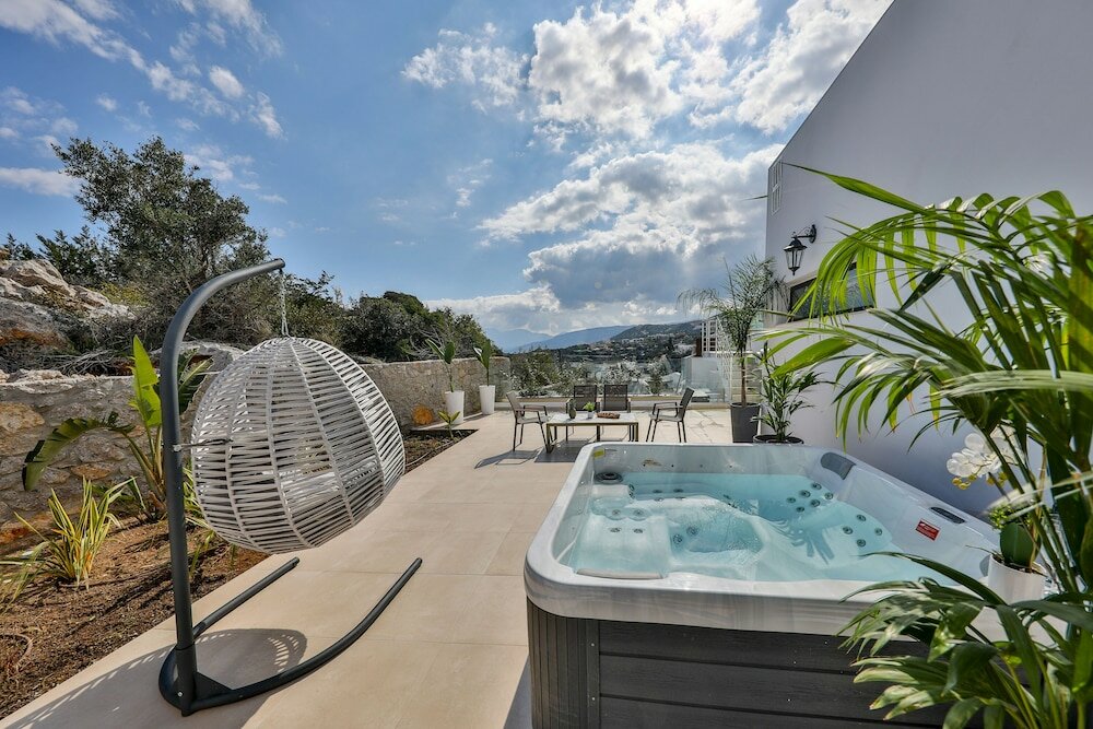 Фото Beach Walk Luxury Suites