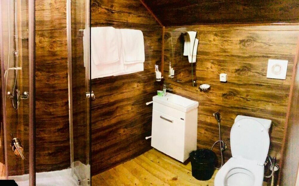 Фото Cottage Chalet and Tours