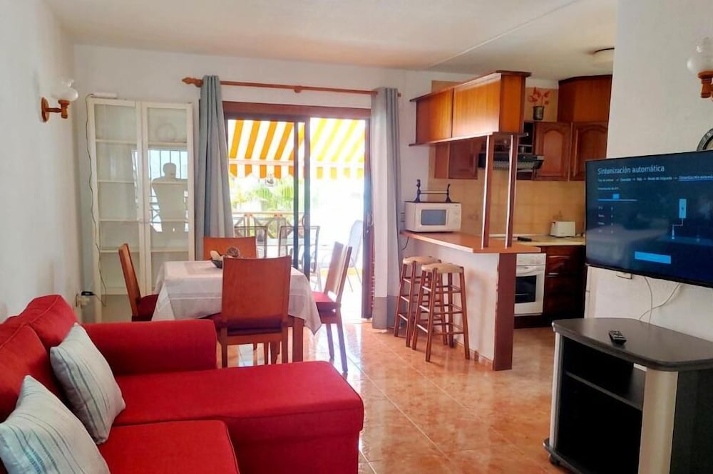 Фото Pool View Los Cristianos by HelloApartments