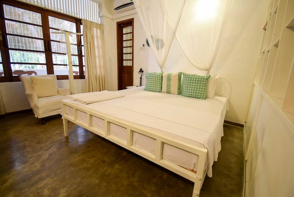 Фото Charming White Room