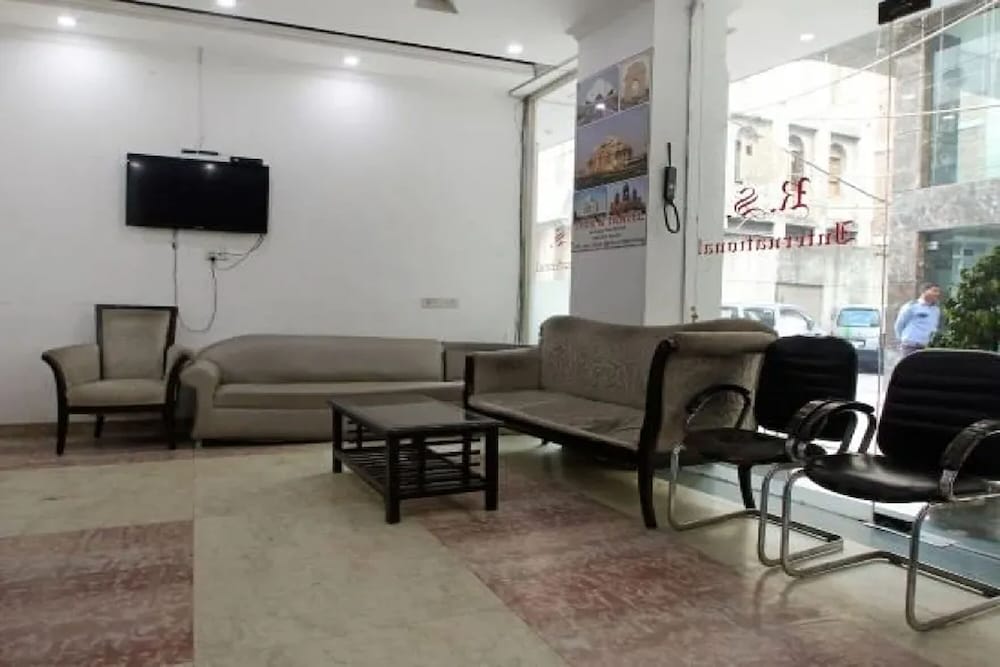 Фото Hotel R. S. International