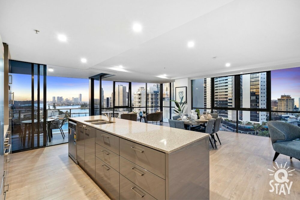 Фото Avalon Apartments - Q Stay