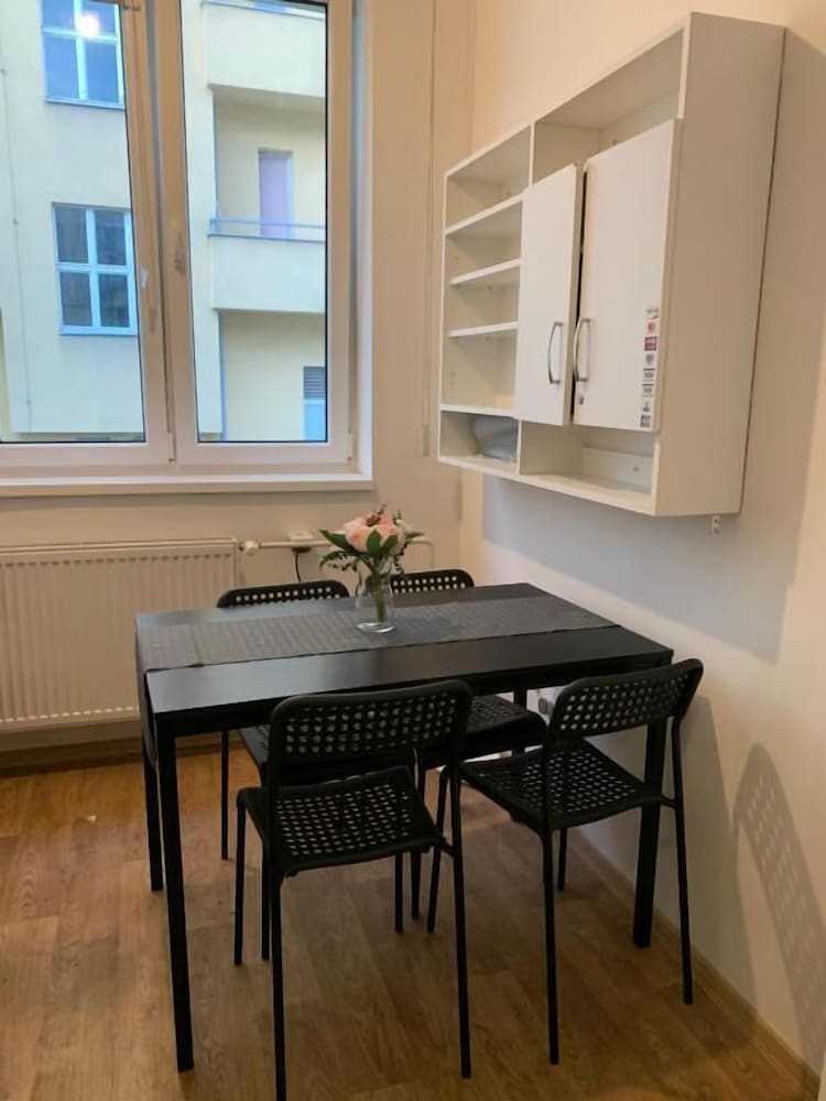 Фото Helen Hostel u Náměstí Míru