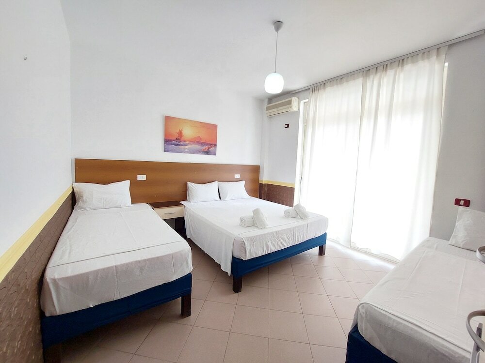 Фото Hotel Nacional Durres