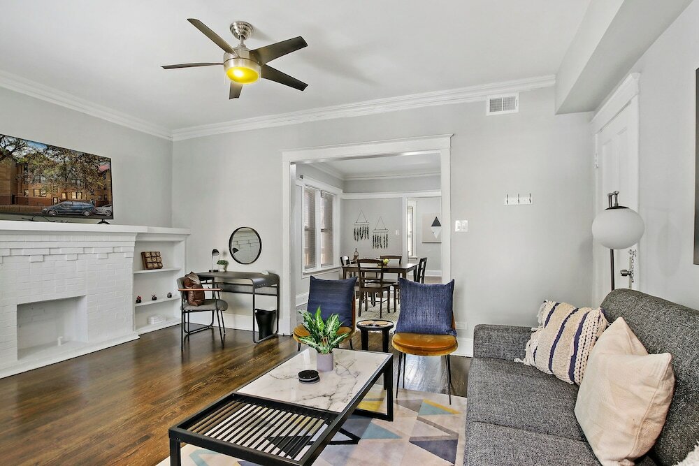 Фото 2br Comfy & Chic Sunnyside Apt near Shop