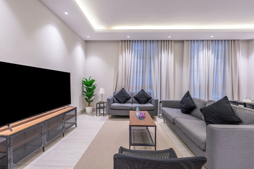 Фото Mabaat - Al Malqa 3br Apt - 533