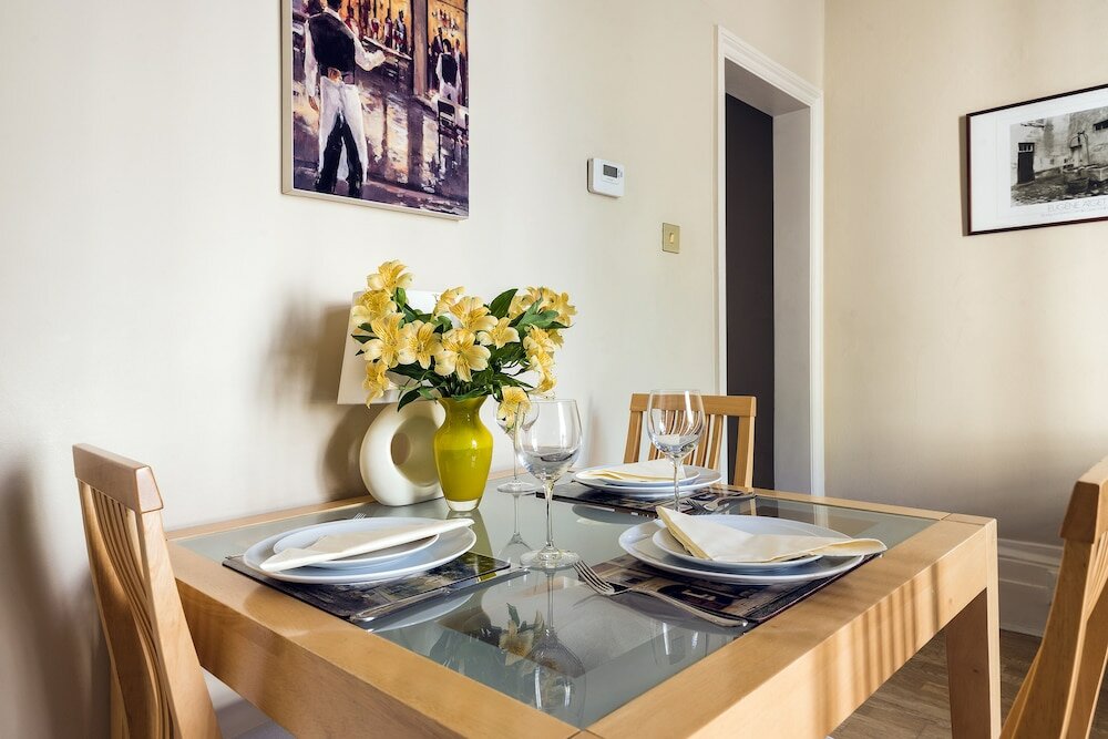 Фото Charming Victoria Home close to Buckingham Palace