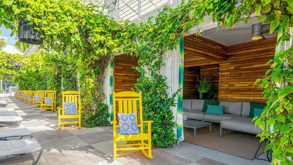 Фото Kimpton Surfcomber Hotel, an Ihg Hotel