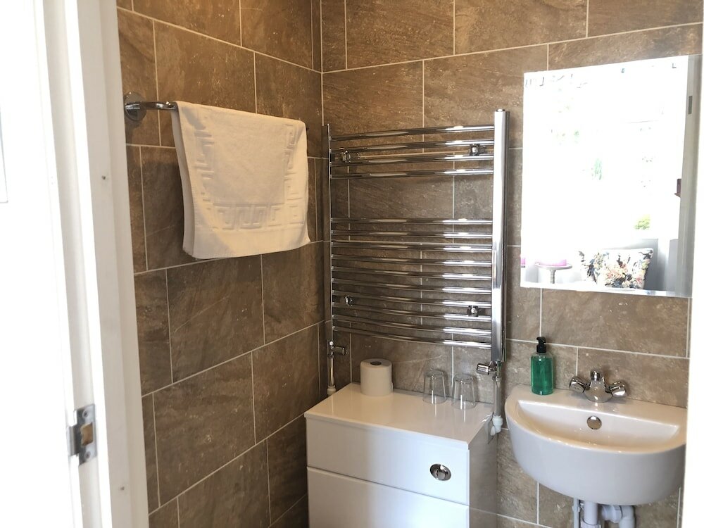 Фото Allison House 16 Guesthouse