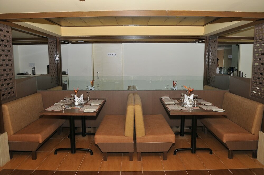 Фото Icon Select by Bhagini