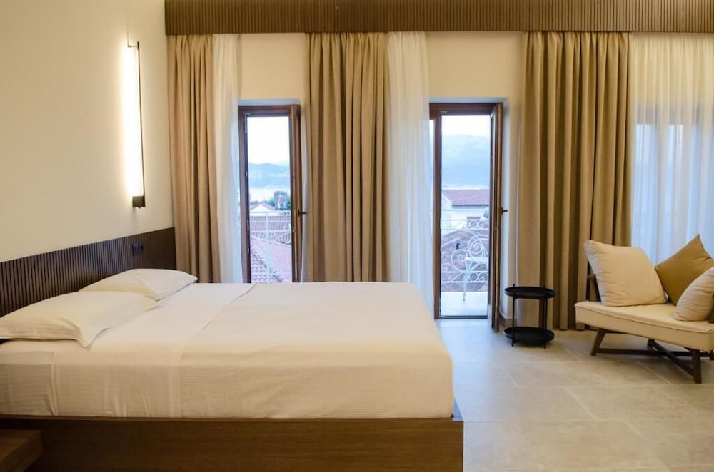 Фото Leone Suites