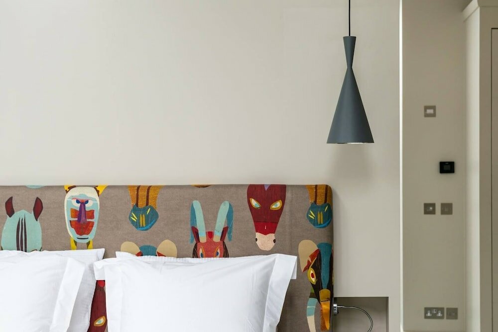 Фото Fantastic 4 Bed House in Iconic Camden