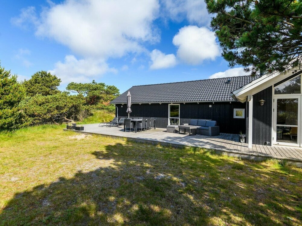 Hotel 8 Person Holiday Home in Fano, Region of Southern Denmark, photo