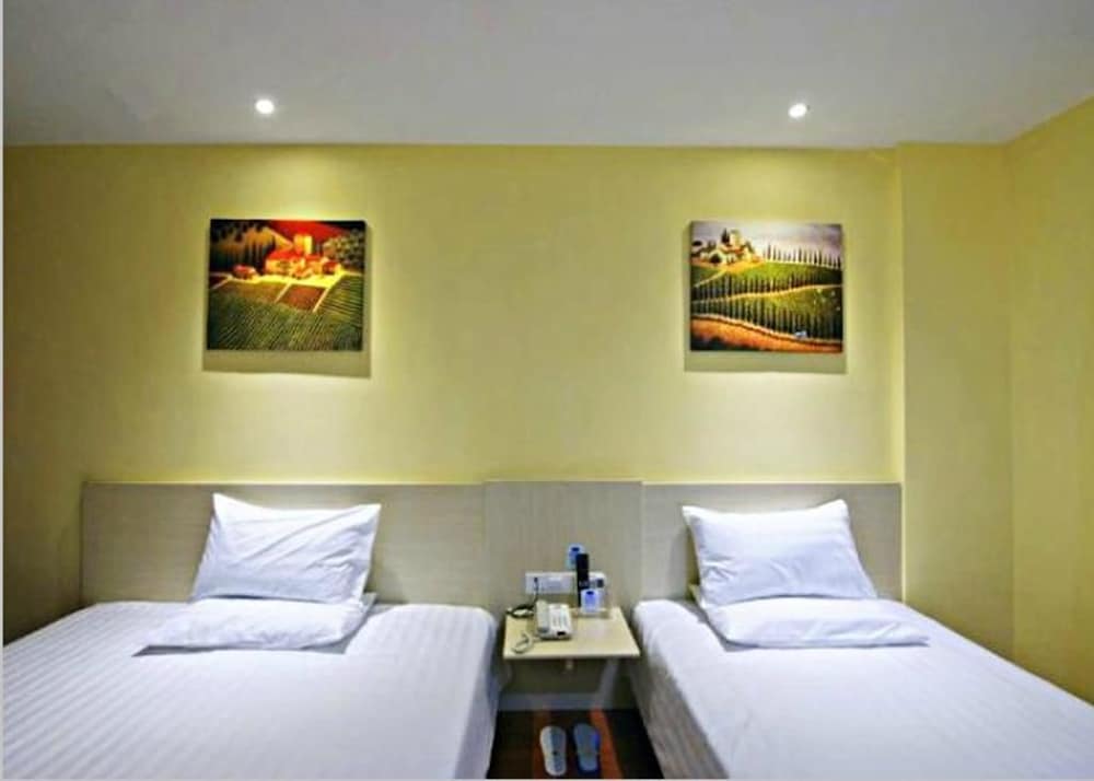 Фото Mercure Qingdao Downtown