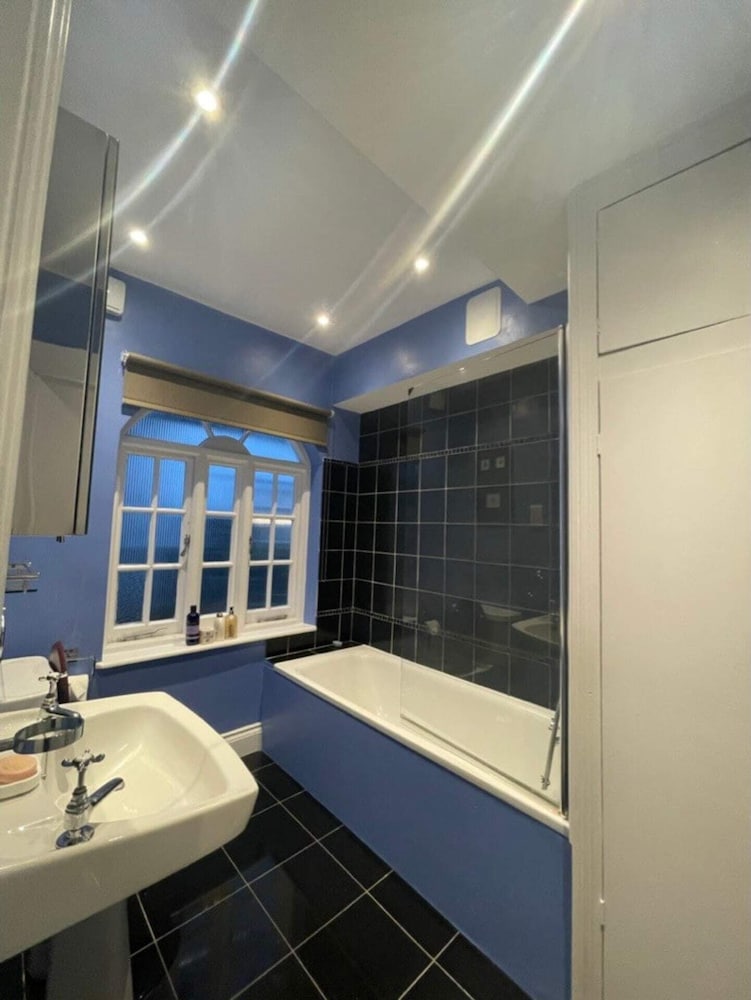 Фото Expansive 4bd Home- 15 min From Buckingham Palace!