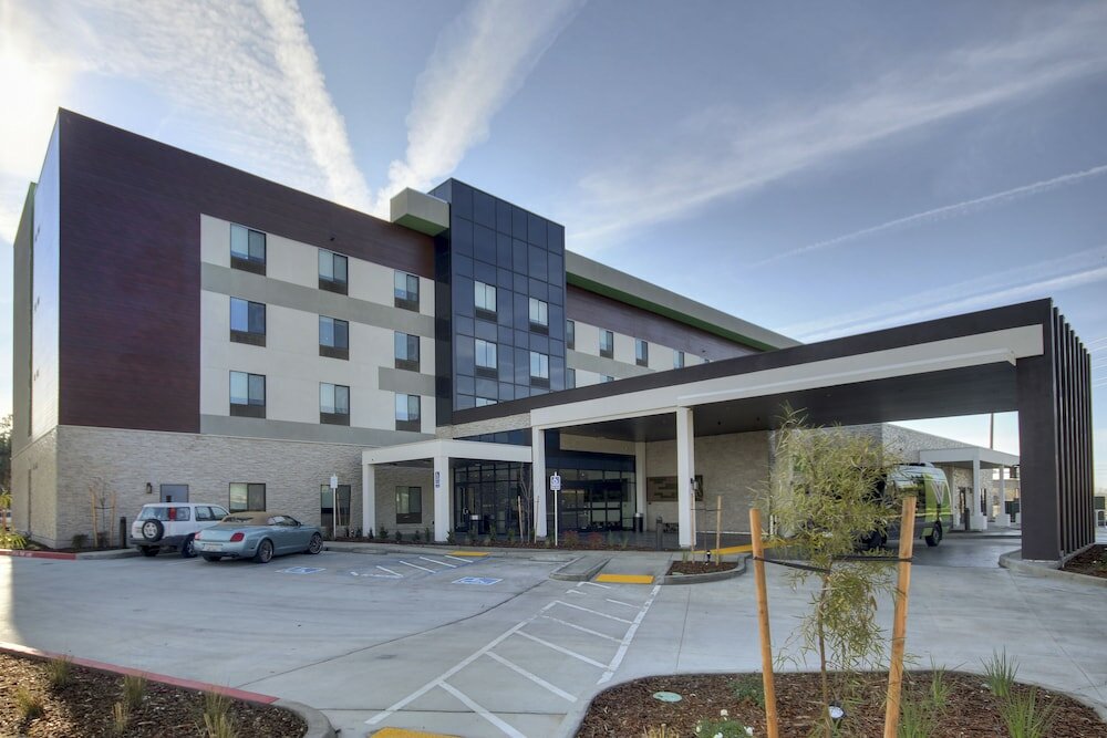 Фото Wyndham Garden Sacramento Airport Natomas
