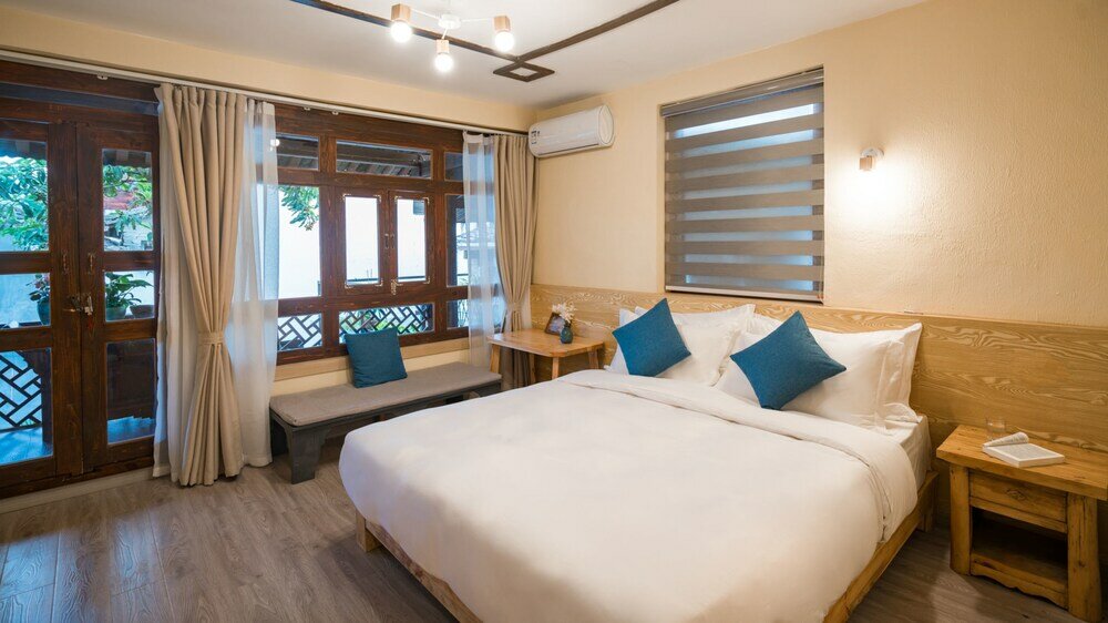 Фото Floral Joy Cat Hotel