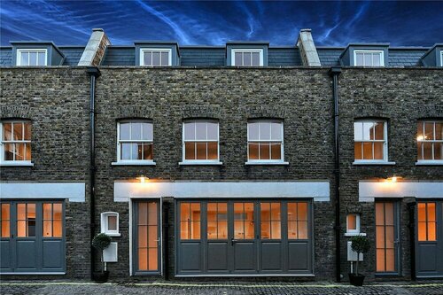 Rainsford Mews by Lime Street