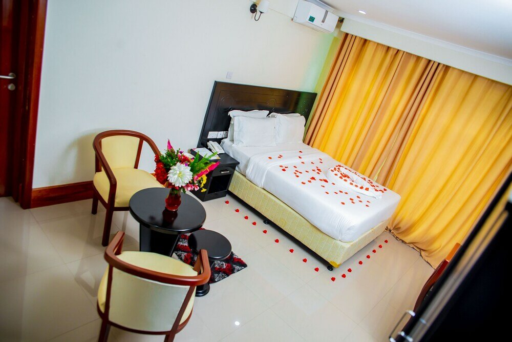 Фото отеля 2