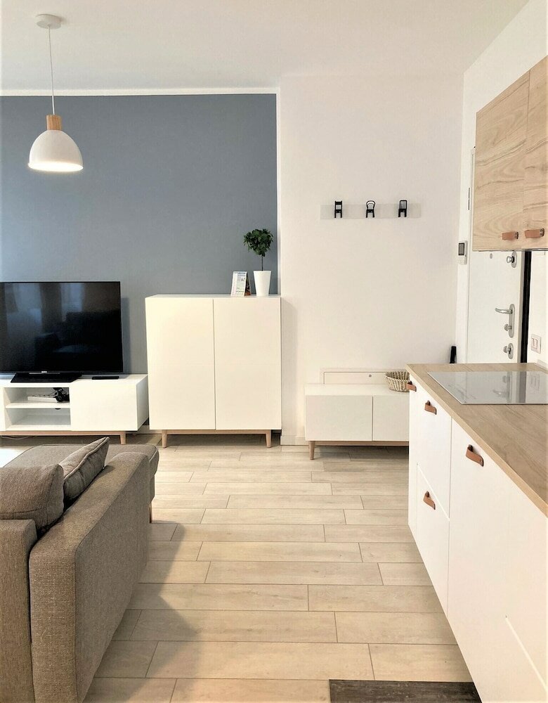 Фото Bright Apartment in VIA Zurigo 3