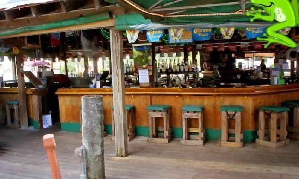 Фото Roland and Mary Ann Martin Resort