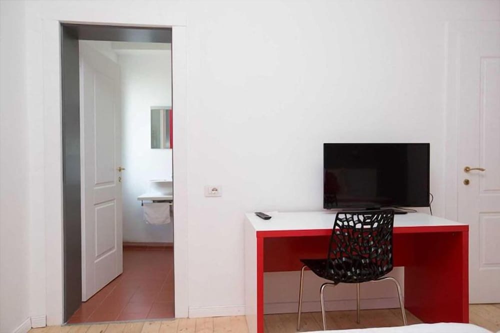 Фото Отель Liqeni Tirana