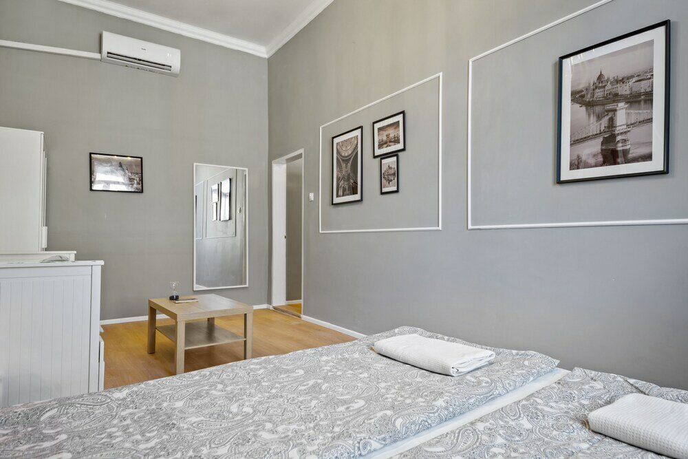 Фото Venus Apartments - Akacfa street I