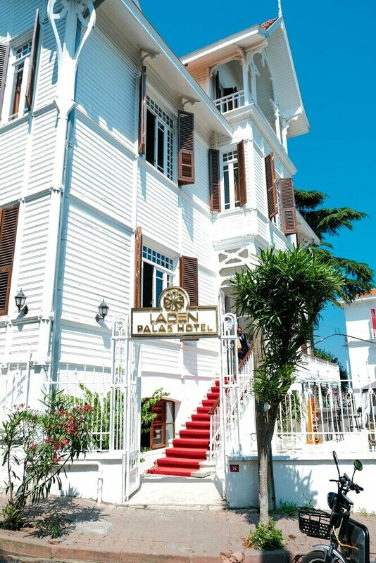 Гостиница Laden Palas Hotel в Адаларе