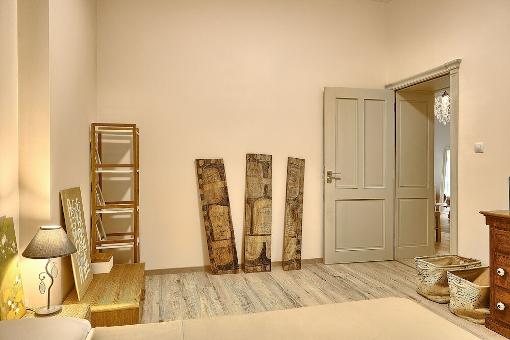 Фото Baratero City Corner II Apartment