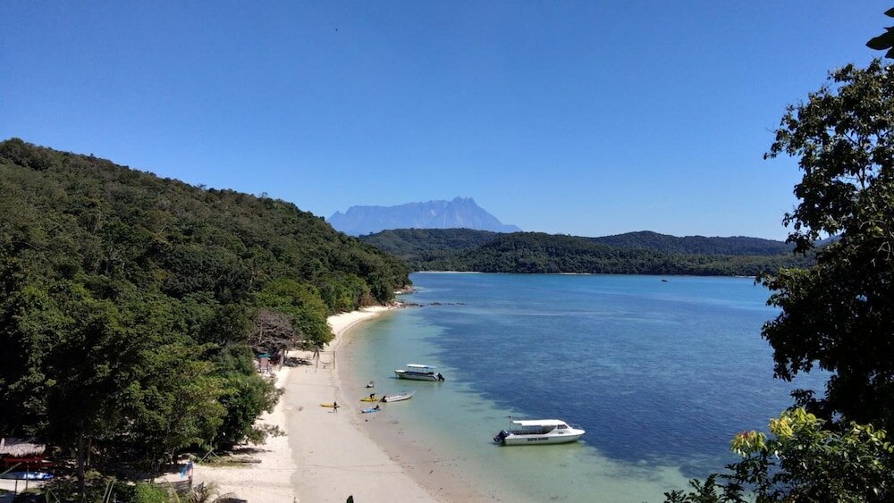 Фото Bigfin Beach Resort