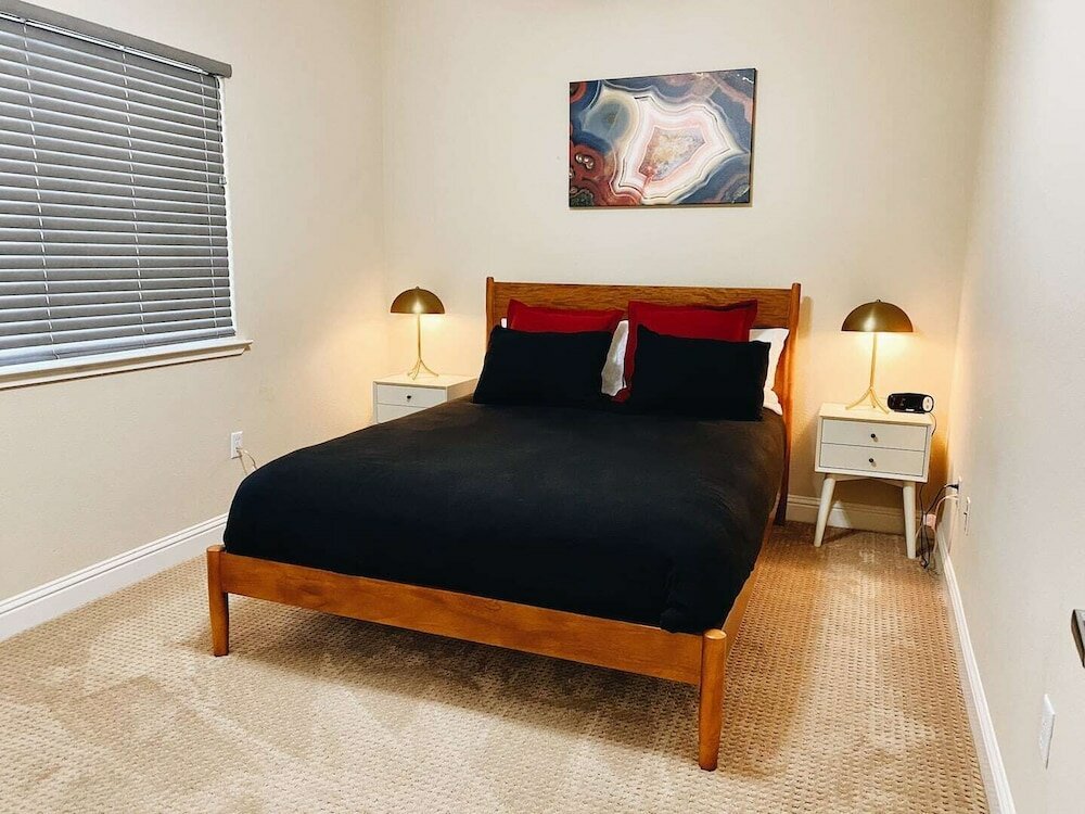 Фото Balmoral Apartments