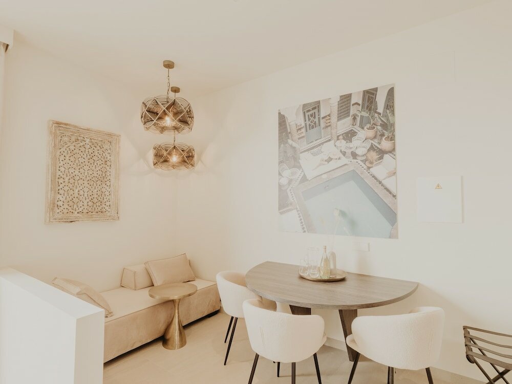 Фото Comfy Studios