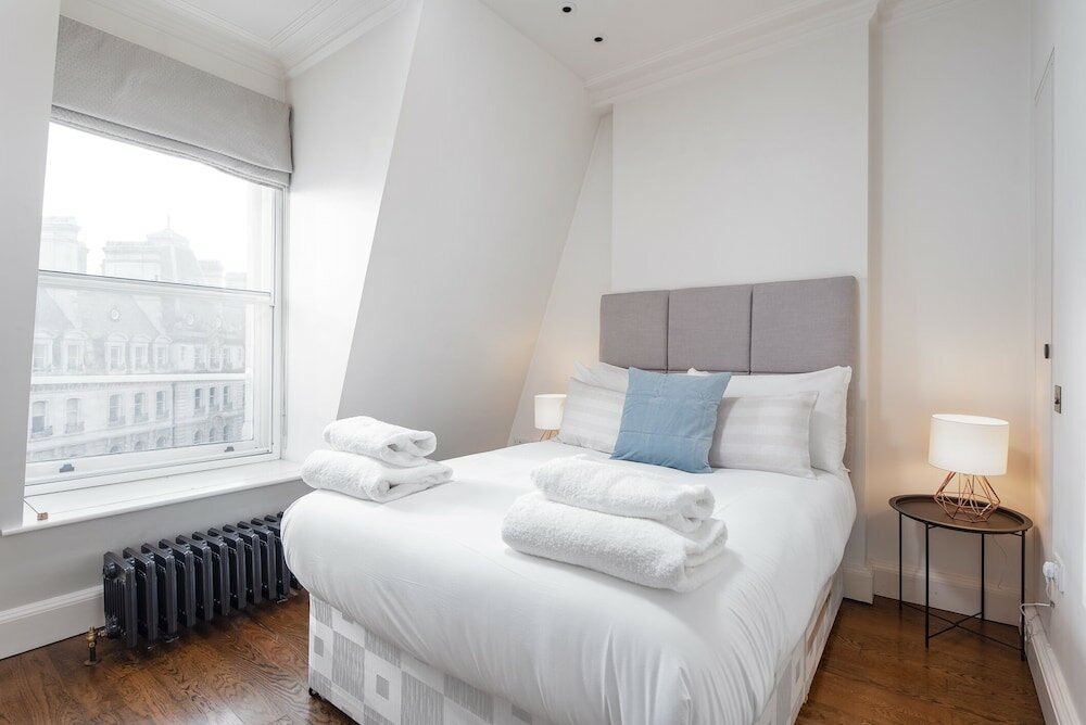 Фото Grosvenor Gardens by Capital