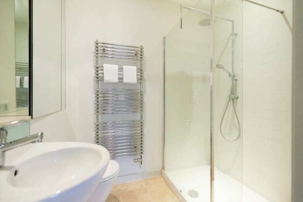 Фото The Brimmington Park Escape - Lovely 3bdr House With Study Room + Garden