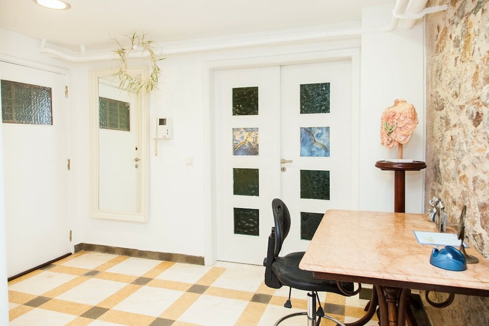 Фото Chic Charming Central Athens Apt