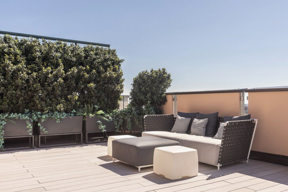 Фото Easyhomes - Central Tower