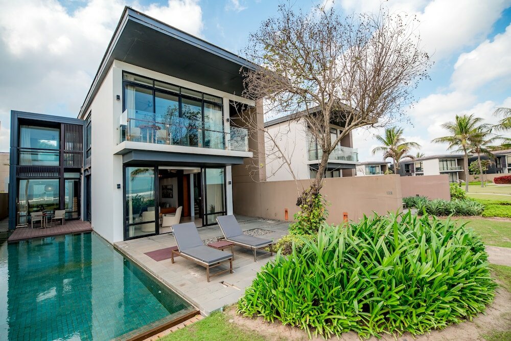 Фото Beachfront Villa Danang Beach