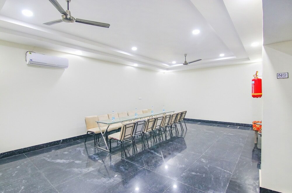 Фото Fabhotel Golden Gate