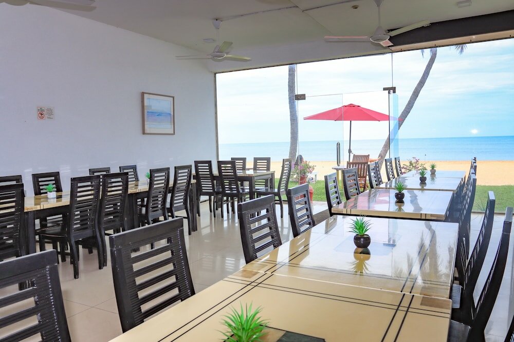 Фото New Tristar Beach Hotel