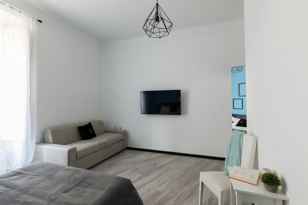 Фото A World Aparts - The Artist's Suite