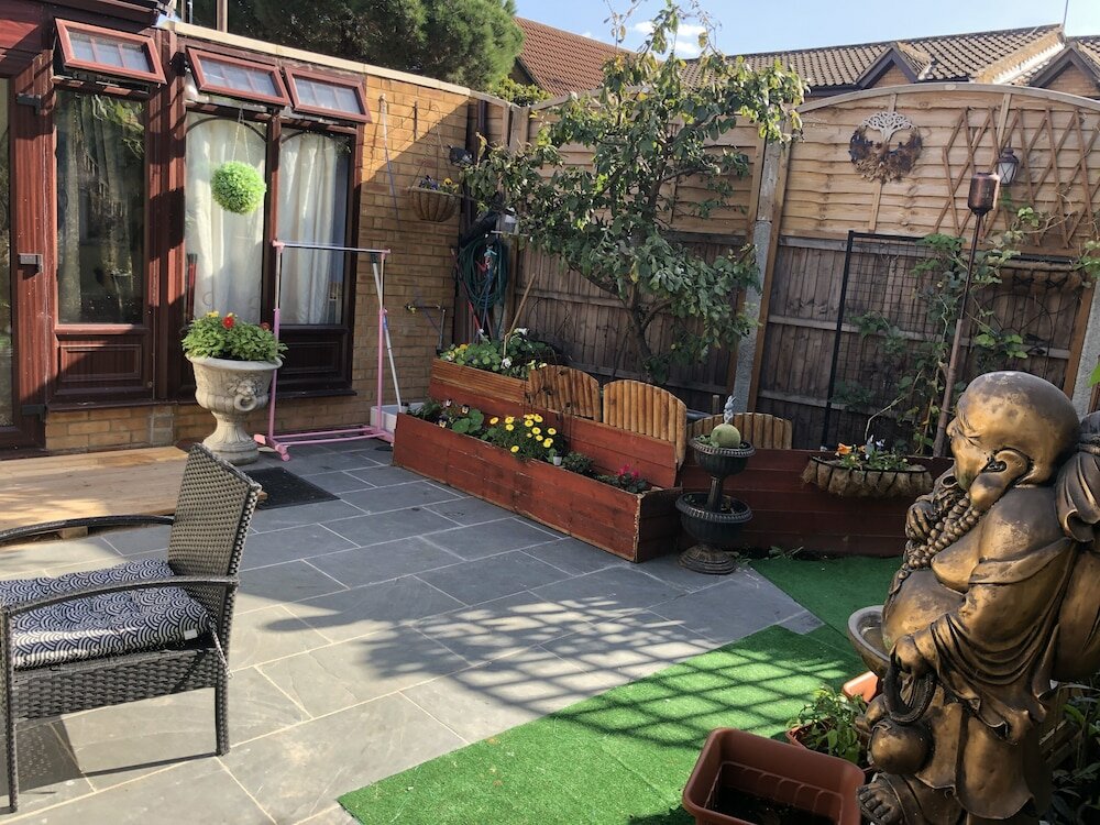 Фото Centrally Located 4 Bedroom House