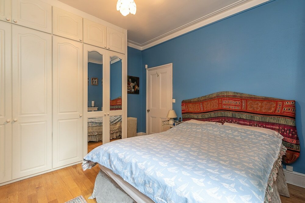 Фото Altido 2 Bed Flat With Garden Next to Battersea Park!